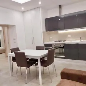 appartamento-moderno-a-15-minuti-dal-centro.it-romehotels.com/